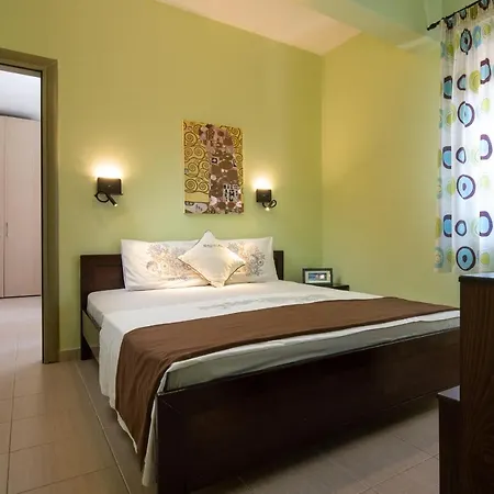Niriides Guest house Porto Koufo