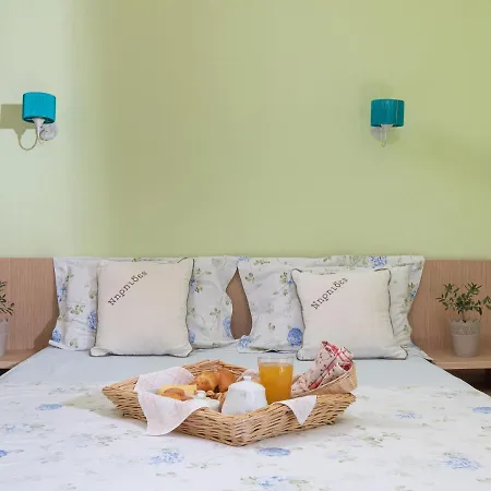 Niriides Πανσιόν Πόρτο Κουφό