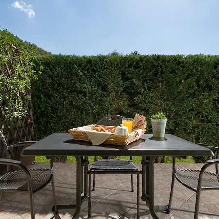 Niriides Guest house Porto Koufo