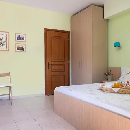 Πανσιόν Niriides 3*