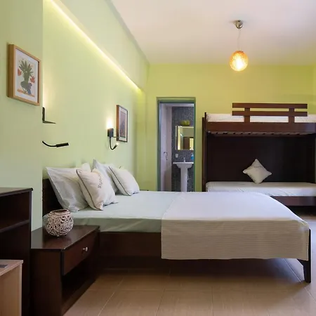 Guest house Niriides