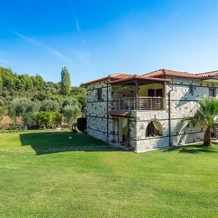 Guest house Niriides 3*