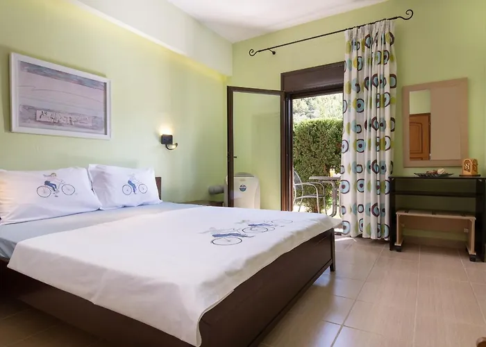 Niriides 招待所 3*