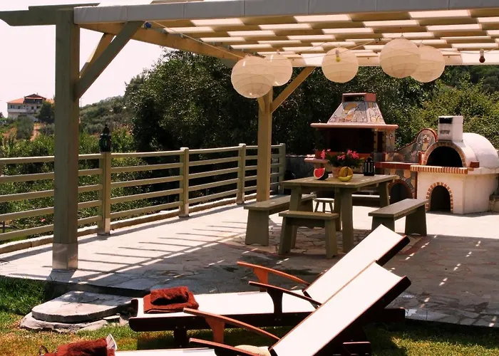 招待所 Niriides 库佛斯港