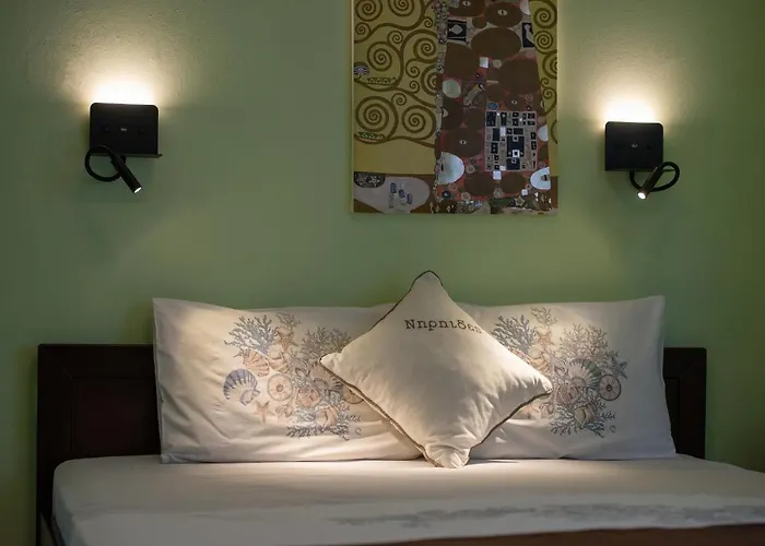 Konukevi Niriides 3*